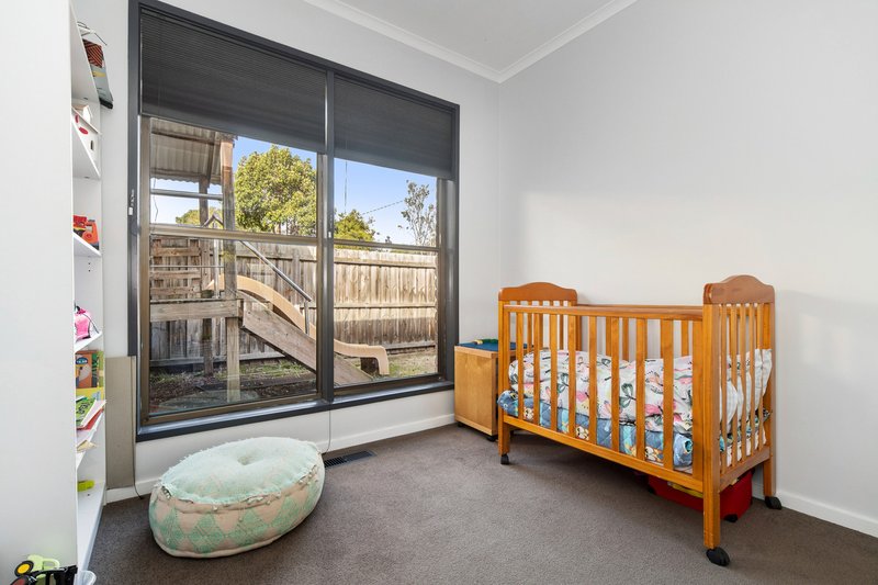 Photo - 2 Sixth Avenue, Chelsea Heights VIC 3196 - Image 4