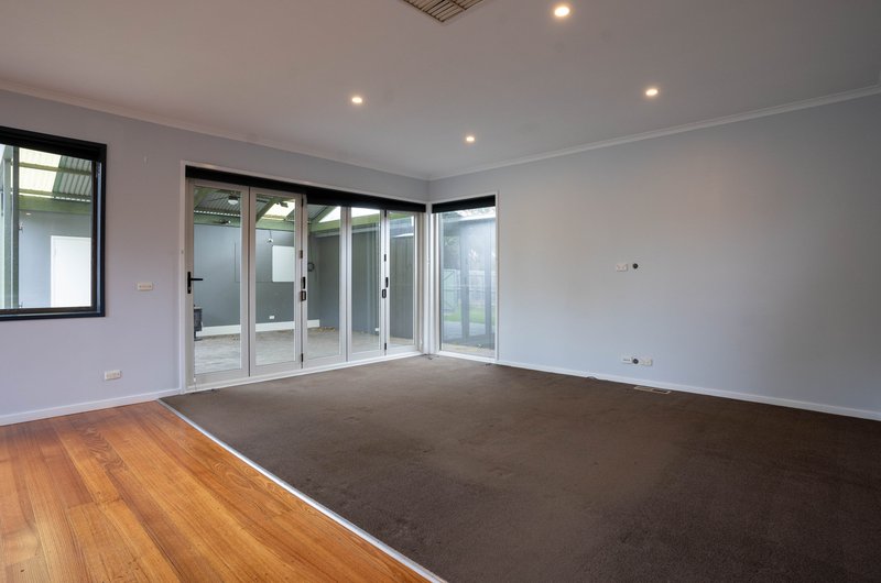 Photo - 2 Sixth Avenue, Chelsea Heights VIC 3196 - Image 4