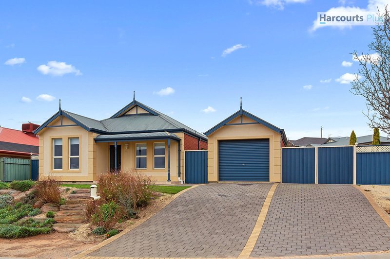 Photo - 2 Skipper Close, Hallett Cove SA 5158 - Image 2