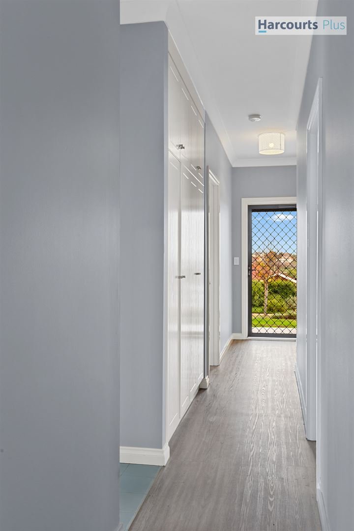 Photo - 2 Skipper Close, Hallett Cove SA 5158 - Image 7