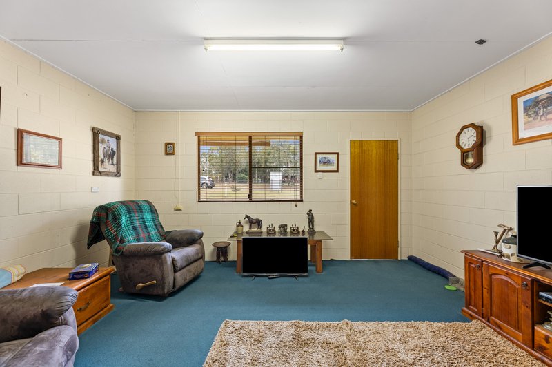 Photo - 2 Skyview Street, Meringandan West QLD 4352 - Image 3