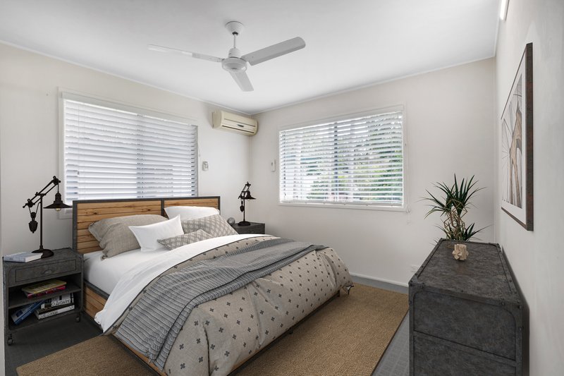 Photo - 2 Smethurst Street, Andergrove QLD 4740 - Image 4