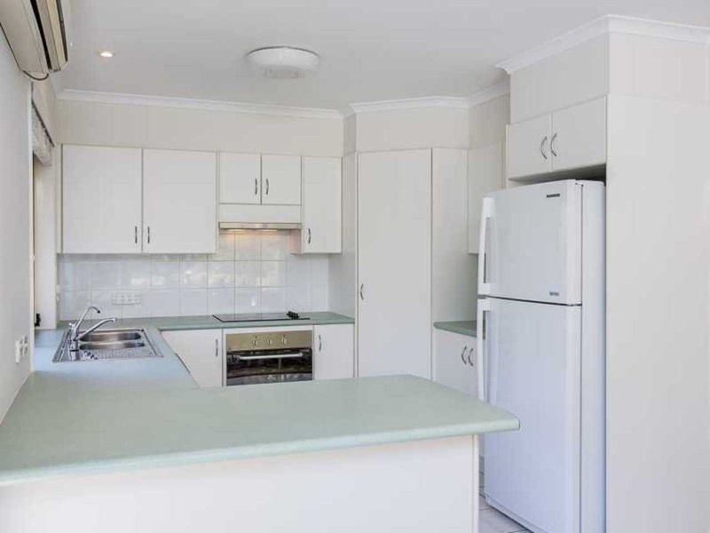 Photo - 2 Society Court, Pacific Pines QLD 4211 - Image 8