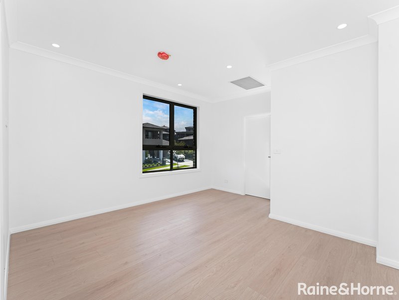 Photo - 2 Solomon Street, Campbelltown NSW 2560 - Image 5