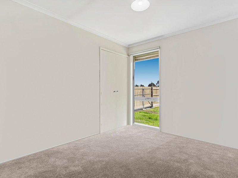 Photo - 2 Souhail Court, Berwick VIC 3806 - Image 6