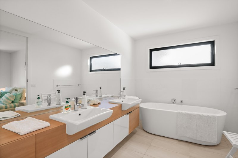Photo - 2 Spaven Court, Cowes VIC 3922 - Image 18