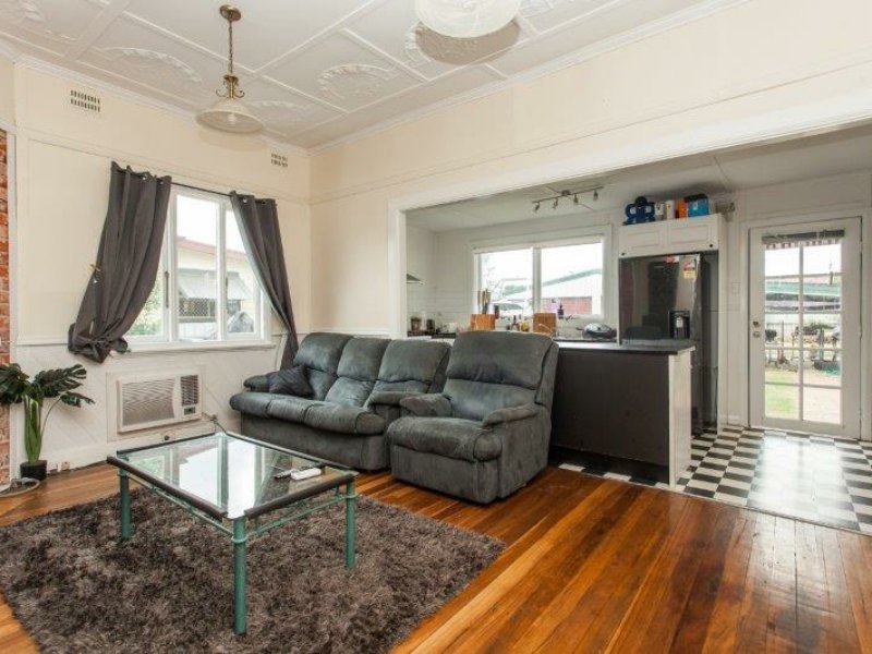 Photo - 2 Spencer Street, Cessnock NSW 2325 - Image 4