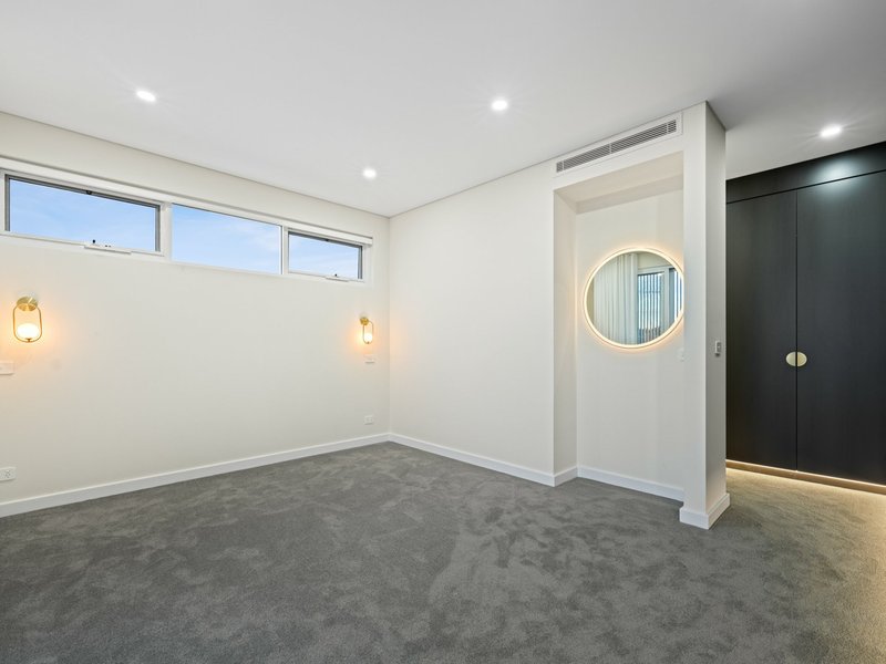 Photo - 2 Split Close, Prestons NSW 2170 - Image 5
