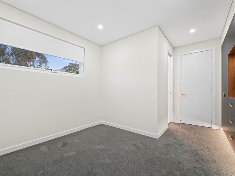 Photo - 2 Split Close, Prestons NSW 2170 - Image 8
