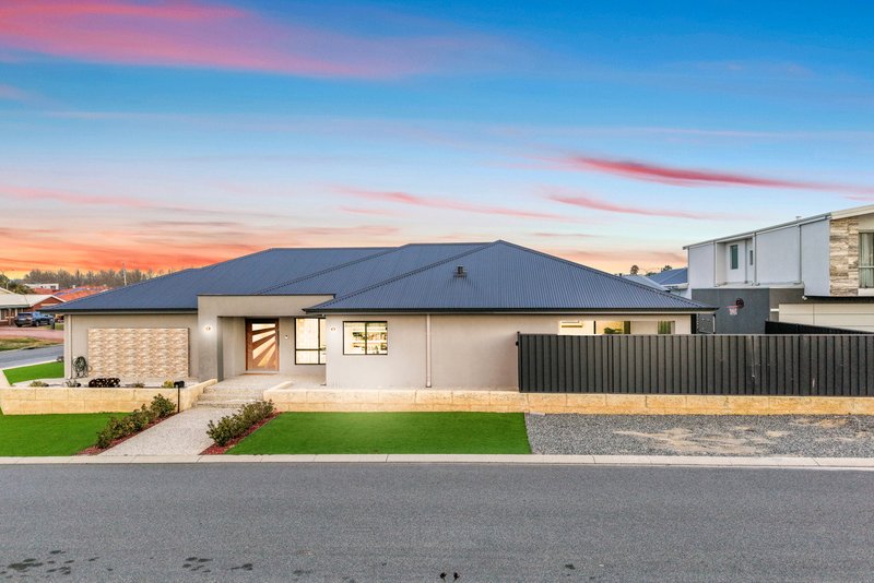 Photo - 2 Spotless Close, Canning Vale WA 6155 - Image 1