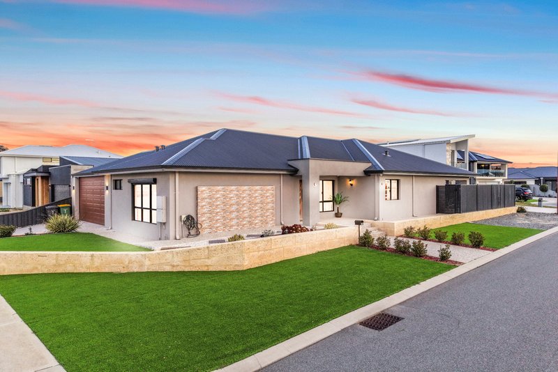 Photo - 2 Spotless Close, Canning Vale WA 6155 - Image 2