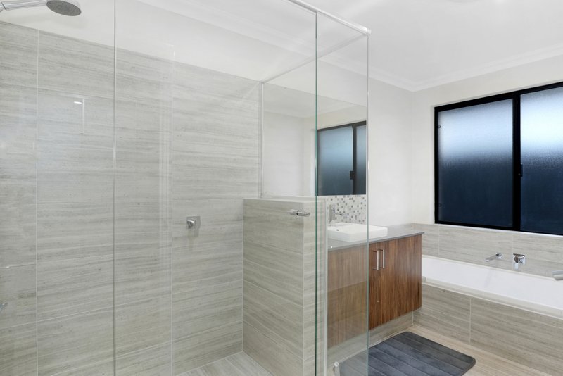 Photo - 2 Spotless Close, Canning Vale WA 6155 - Image 30