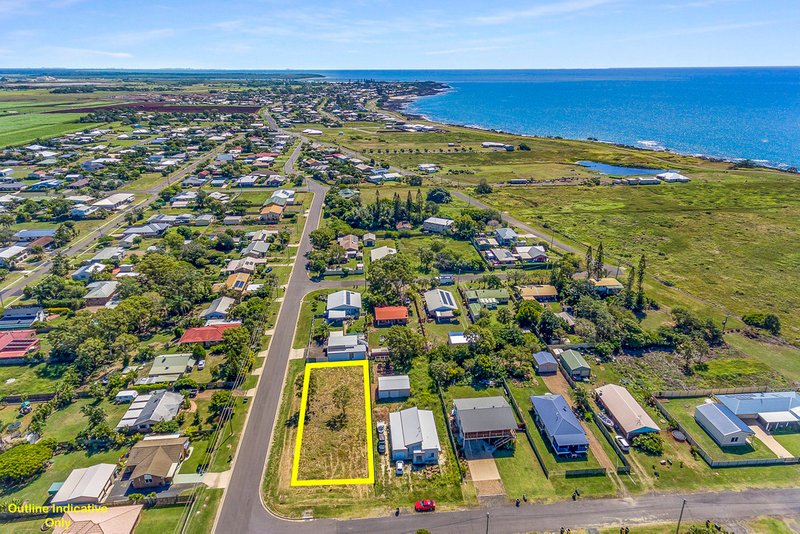 Photo - 2 Spray Street, Burnett Heads QLD 4670 - Image 4