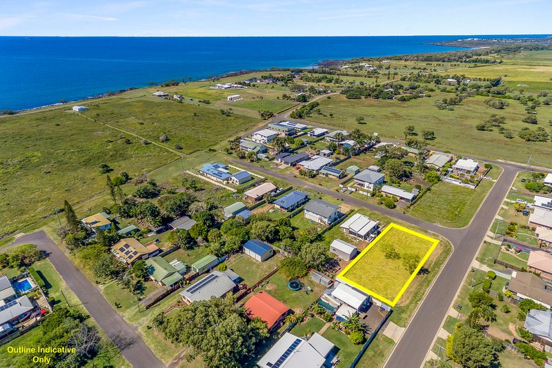 Photo - 2 Spray Street, Burnett Heads QLD 4670 - Image 7