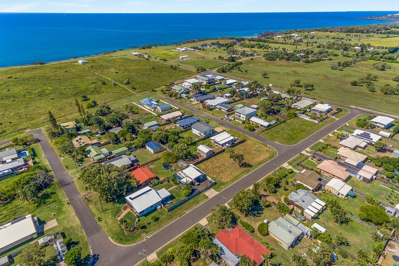 Photo - 2 Spray Street, Burnett Heads QLD 4670 - Image 8