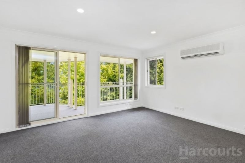 Photo - 2 St Glens Way, Lake Gardens VIC 3355 - Image 10