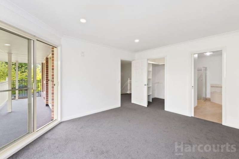 Photo - 2 St Glens Way, Lake Gardens VIC 3355 - Image 15