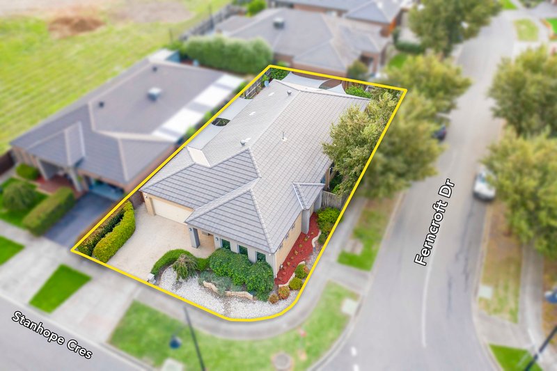 Photo - 2 Stanhope Crescent, South Morang VIC 3752 - Image 2