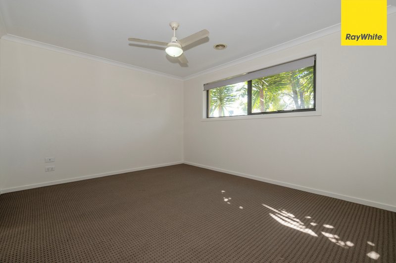 Photo - 2 Stipa Place, Brookfield VIC 3338 - Image 2