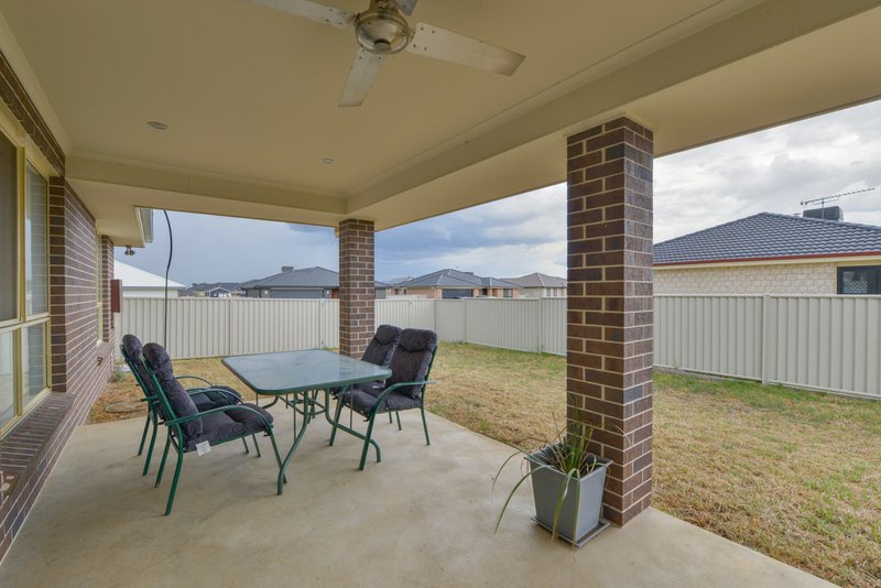 Photo - 2 Stokes Avenue, Tamworth NSW 2340 - Image 10