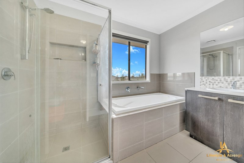 Photo - 2 Strathcona Avenue, Clyde VIC 3978 - Image 10