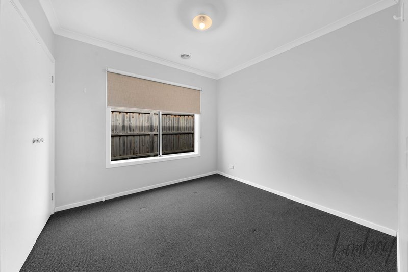 Photo - 2 Sturt Way, Mickleham VIC 3064 - Image 4