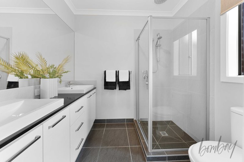 Photo - 2 Sturt Way, Mickleham VIC 3064 - Image 5