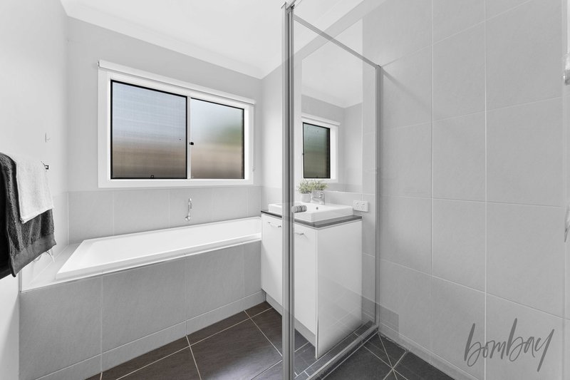 Photo - 2 Sturt Way, Mickleham VIC 3064 - Image 6