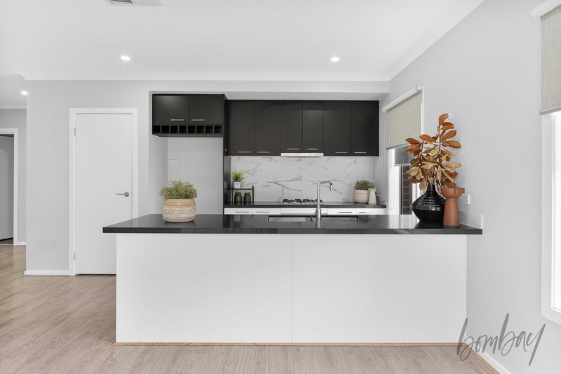 Photo - 2 Sturt Way, Mickleham VIC 3064 - Image 8