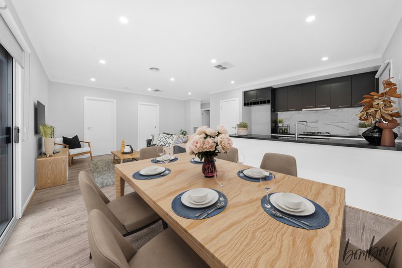 Photo - 2 Sturt Way, Mickleham VIC 3064 - Image 10
