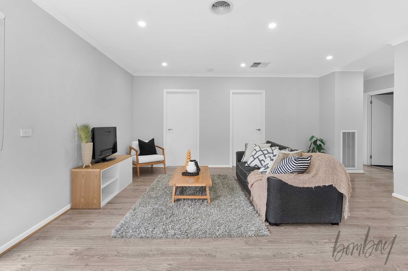 Photo - 2 Sturt Way, Mickleham VIC 3064 - Image 11