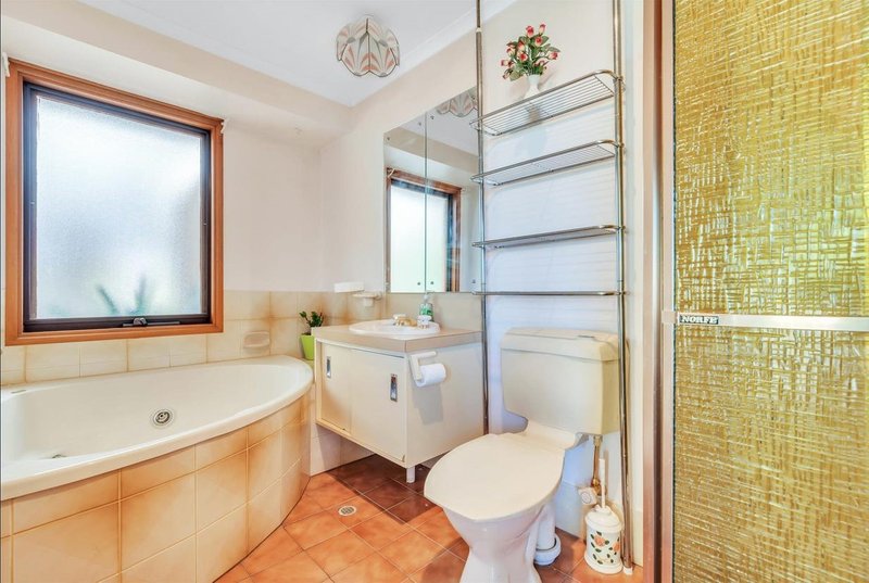 Photo - 2 Sunny Place, Wynn Vale SA 5127 - Image 15