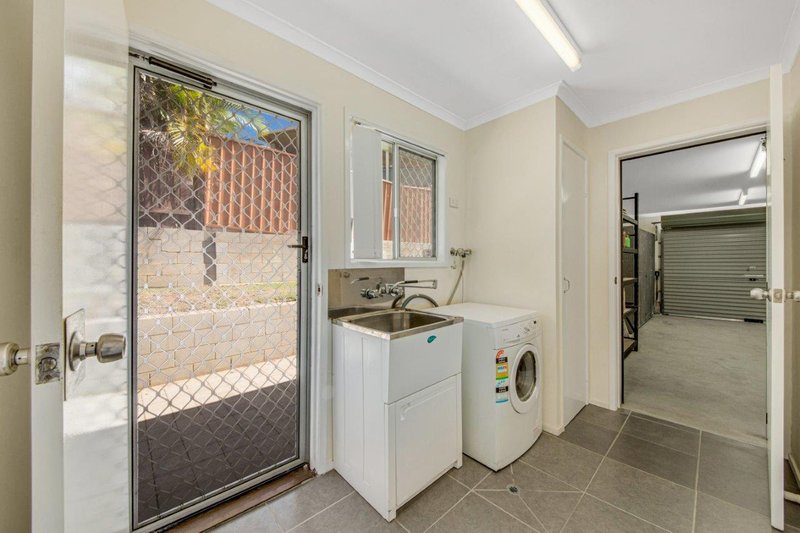 Photo - 2 Sunnyridge Road, West Gladstone QLD 4680 - Image 10