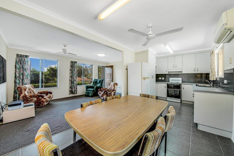 Photo - 2 Sunnyridge Road, West Gladstone QLD 4680 - Image 5