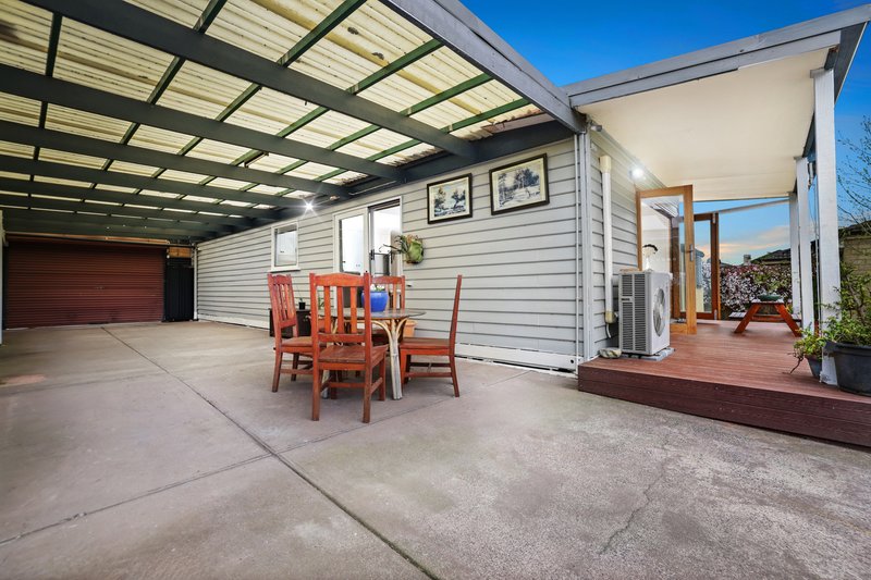 Photo - 2 Sunshine Street, Rowville VIC 3178 - Image 17