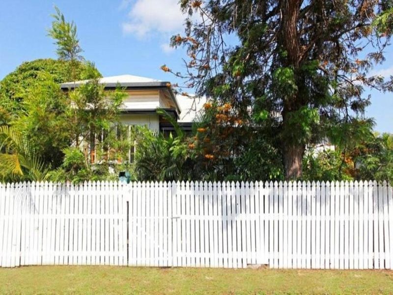 2 Sussex St , Hyde Park QLD 4812