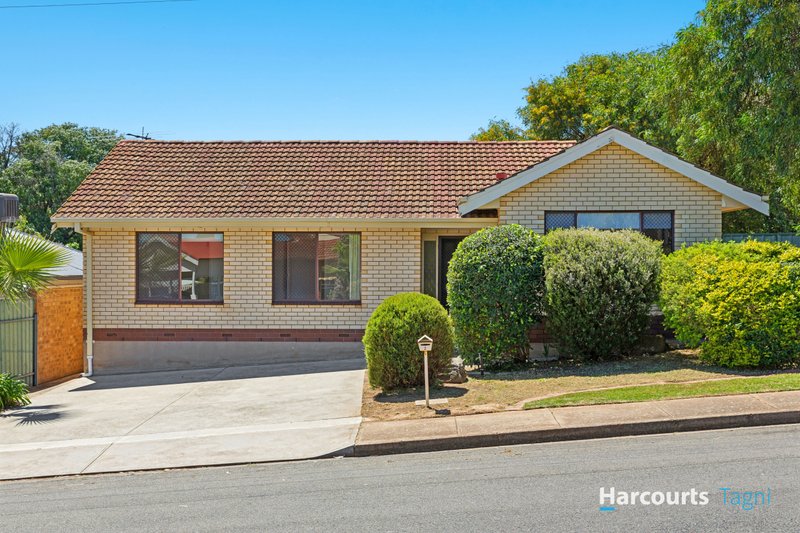 Photo - 2 Suzanne Avenue, Morphett Vale SA 5162 - Image 1