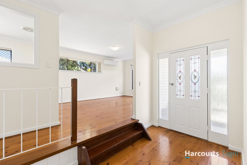 Photo - 2 Suzanne Avenue, Morphett Vale SA 5162 - Image 2