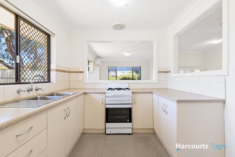 Photo - 2 Suzanne Avenue, Morphett Vale SA 5162 - Image 5