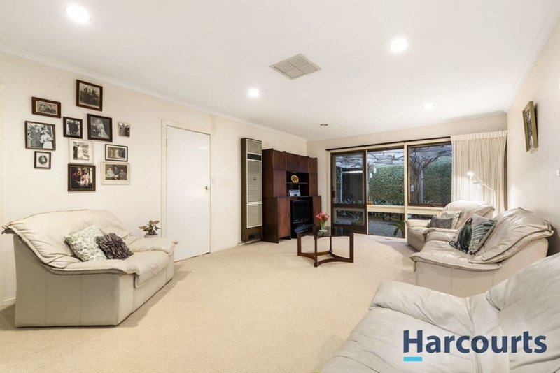 Photo - 2 Swan Court, Wantirna VIC 3152 - Image 5