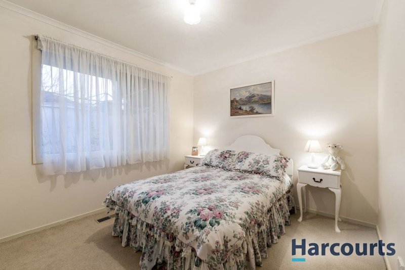 Photo - 2 Swan Court, Wantirna VIC 3152 - Image 8