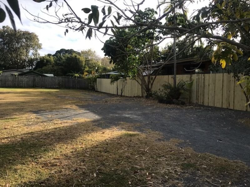 Photo - 2 Swan Street, Slade Point QLD 4740 - Image 2