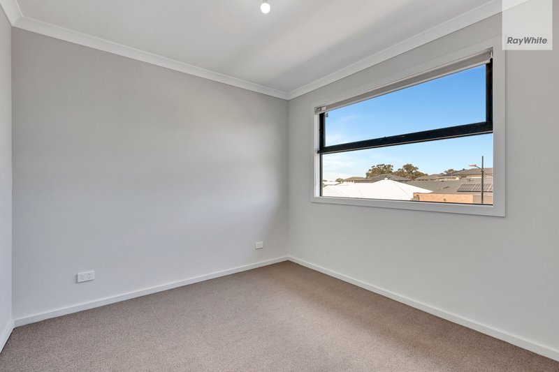 Photo - 2 Swifter Walk, Wollert VIC 3750 - Image 10