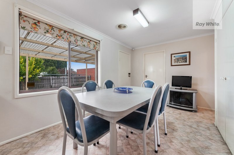 Photo - 2 Swindon Court, Lalor VIC 3075 - Image 5