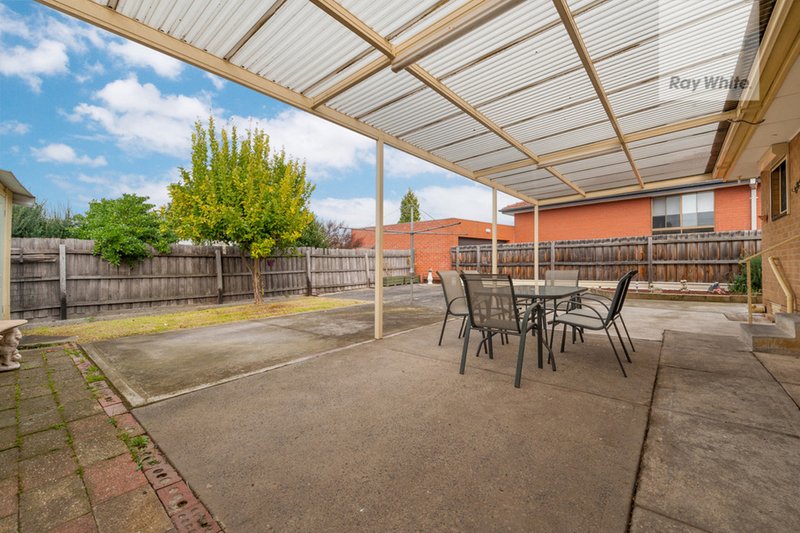 Photo - 2 Swindon Court, Lalor VIC 3075 - Image 10