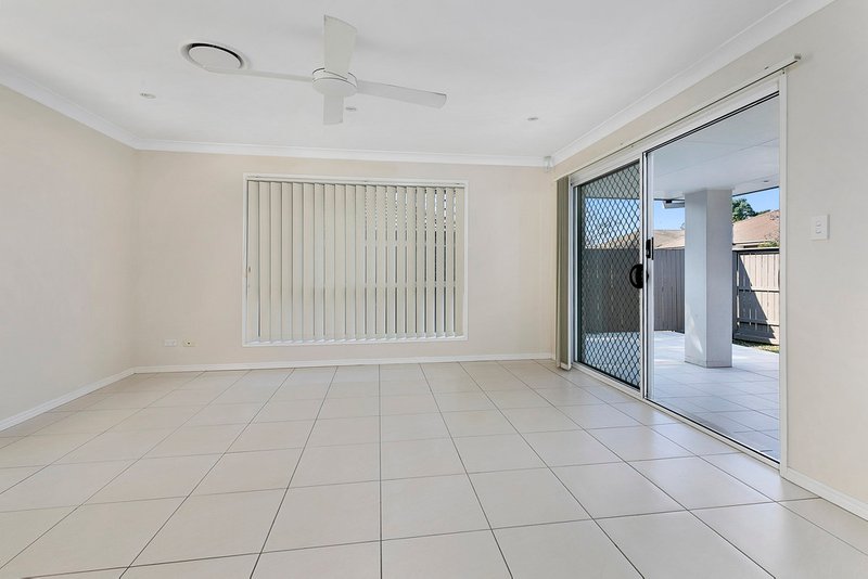 Photo - 2 Tallis Street, Wakerley QLD 4154 - Image 5