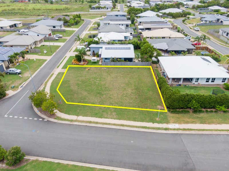 Photo - 2 Tamarind Crescent, Proserpine QLD 4800 - Image 3