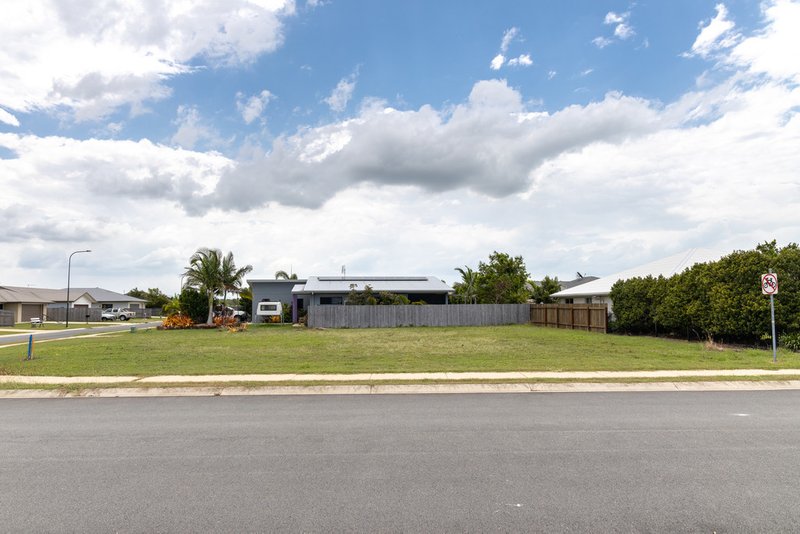 Photo - 2 Tamarind Crescent, Proserpine QLD 4800 - Image 5