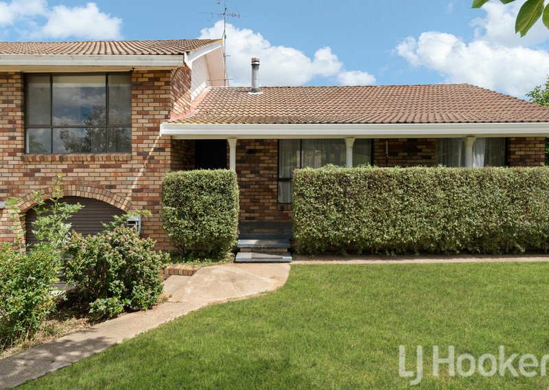 Photo - 2 Tandora Street, Kelso NSW 2795 - Image 2