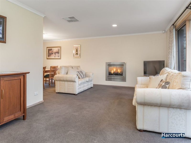 Photo - 2 Tarago Court, Lysterfield VIC 3156 - Image 2